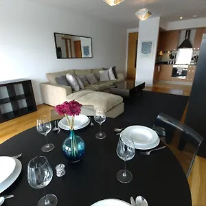 https://waterfront-luxury-apartment.dublin-hotelsweb.com