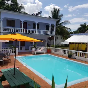 https://almond-tree-villa-apartments.comcaribbean.com